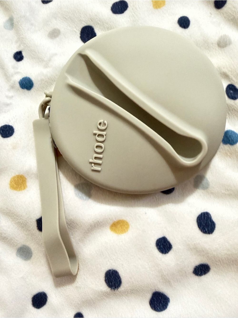 Silicone Round Accessory Pouch in Light Gray
